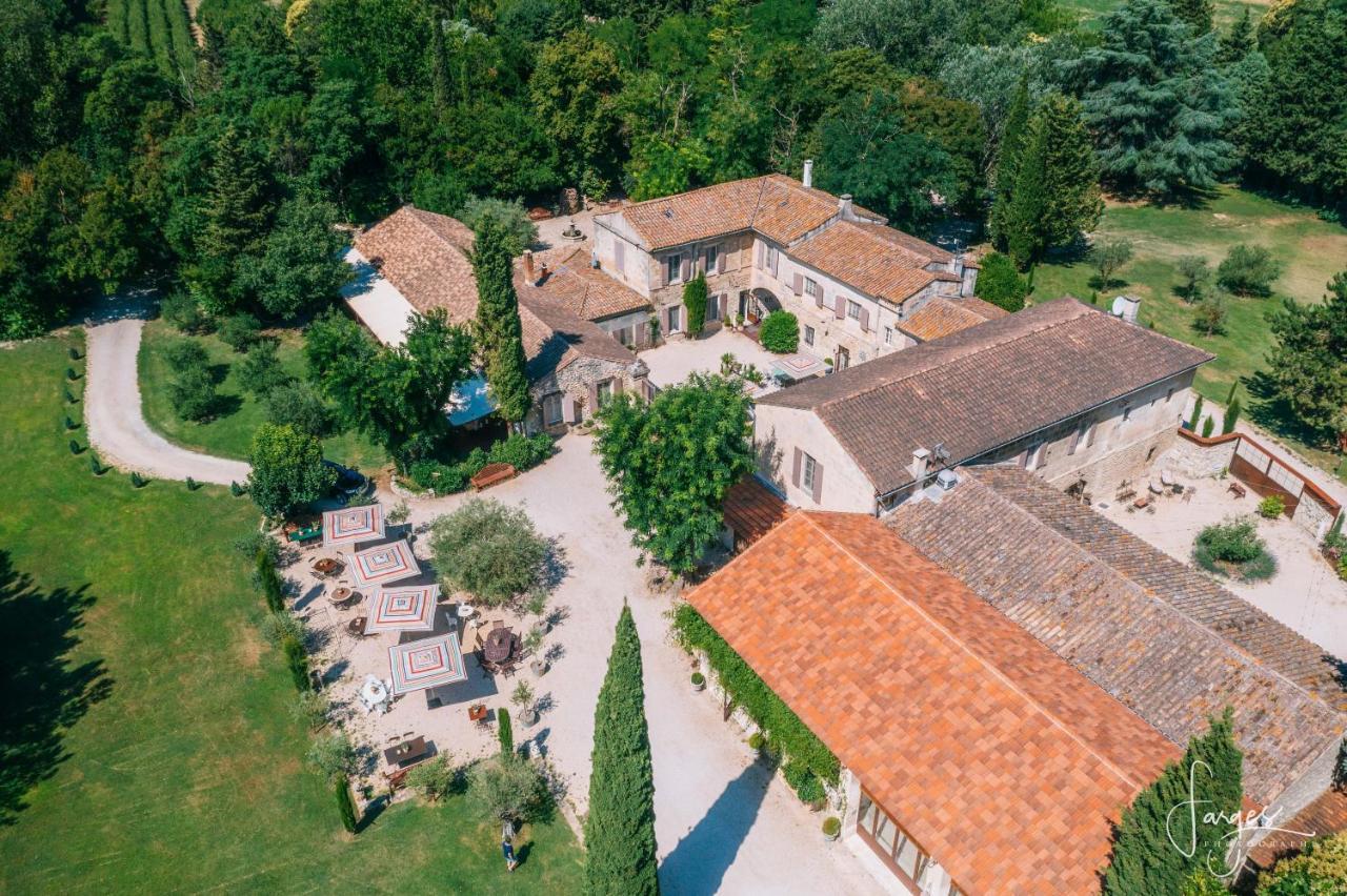 Mas Des Comtes De Provence Hotel Tarascon Bagian luar foto