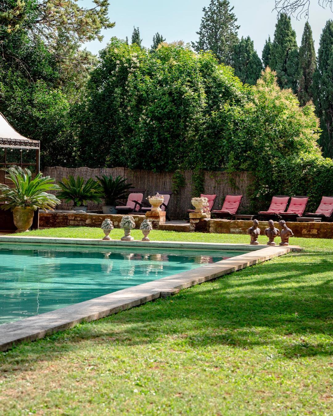 Mas Des Comtes De Provence Hotel Tarascon Bagian luar foto