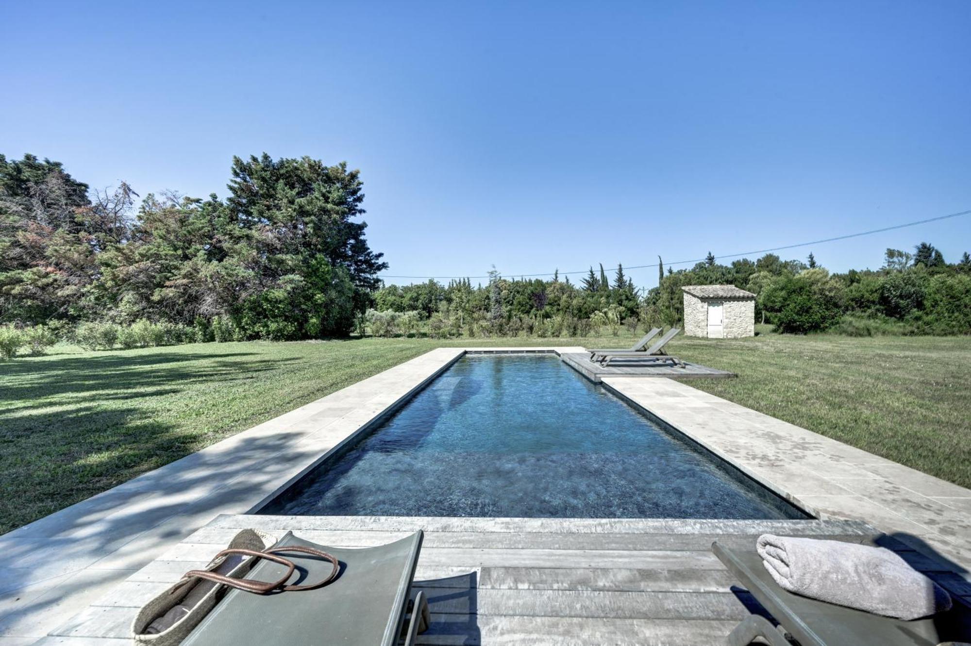 Mas Des Comtes De Provence Hotel Tarascon Bagian luar foto