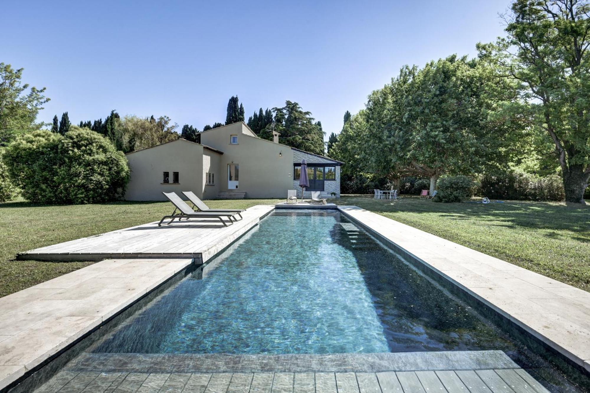 Mas Des Comtes De Provence Hotel Tarascon Bagian luar foto