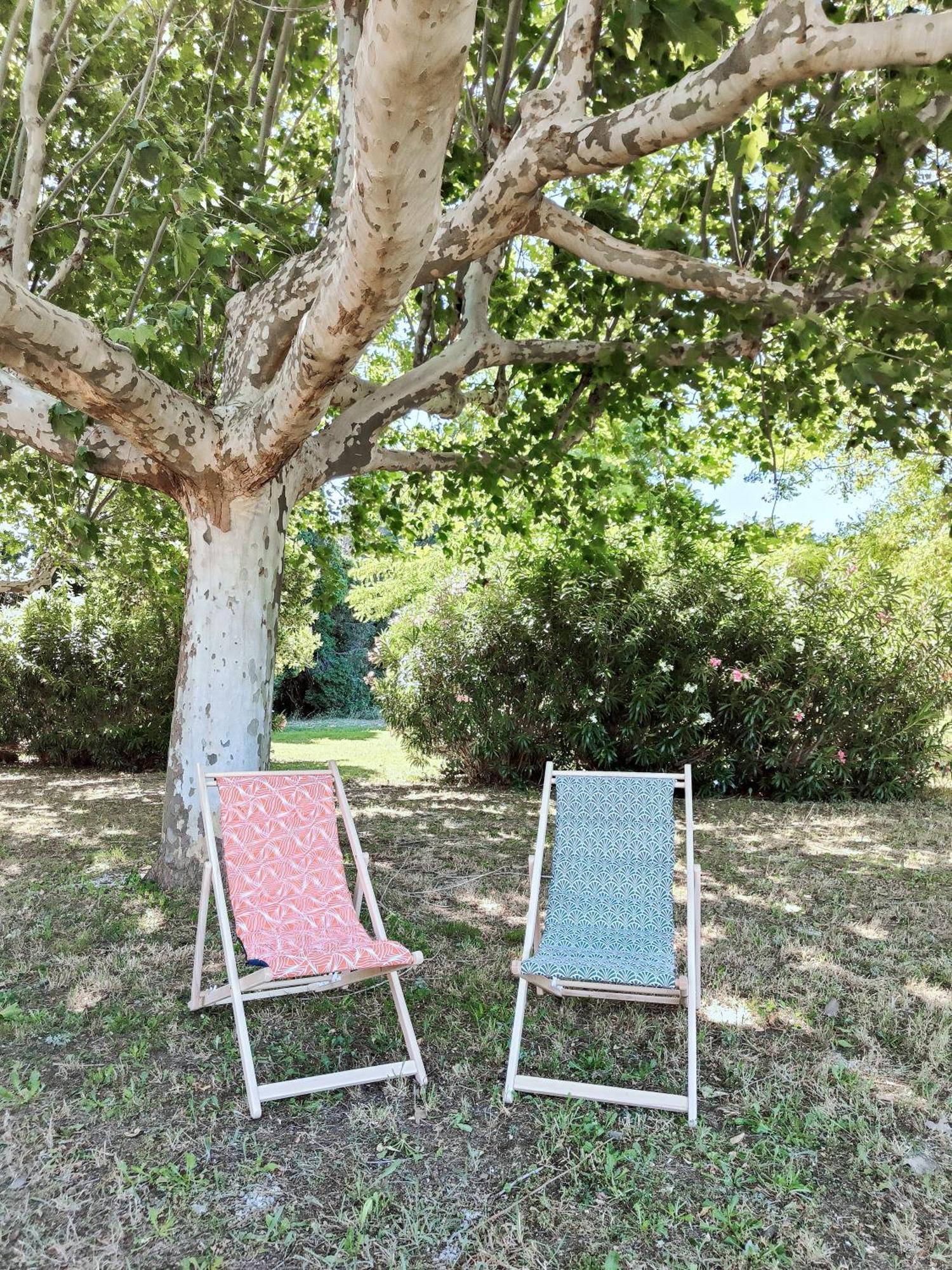 Mas Des Comtes De Provence Hotel Tarascon Bagian luar foto