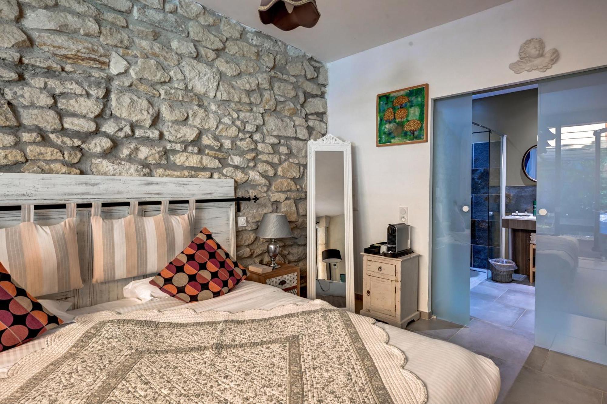 Mas Des Comtes De Provence Hotel Tarascon Bagian luar foto